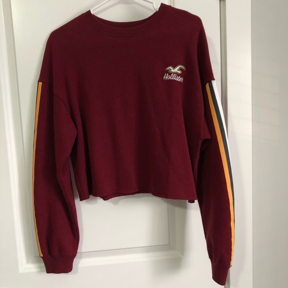 HOLLISTER CROPPED BURGUNDY CREW NECK - SIZE SMALL